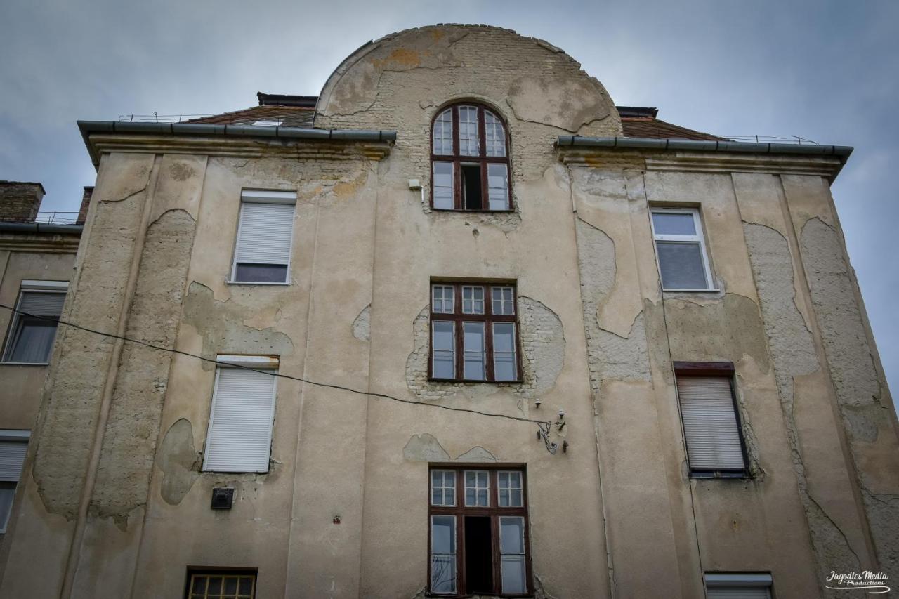 Lovely Central Apartment With Free Parking, Koezponthoz Koezeli 3 Szobas Lakas Győr Eksteriør bilde