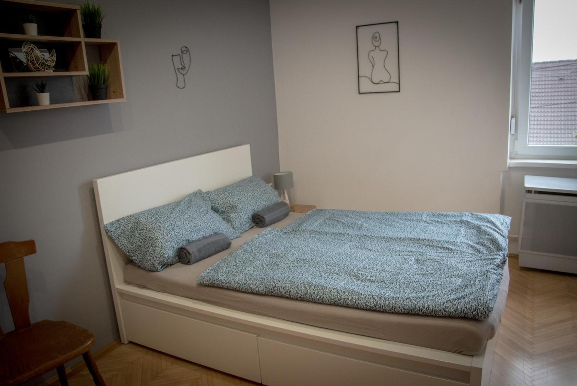 Lovely Central Apartment With Free Parking, Koezponthoz Koezeli 3 Szobas Lakas Győr Eksteriør bilde
